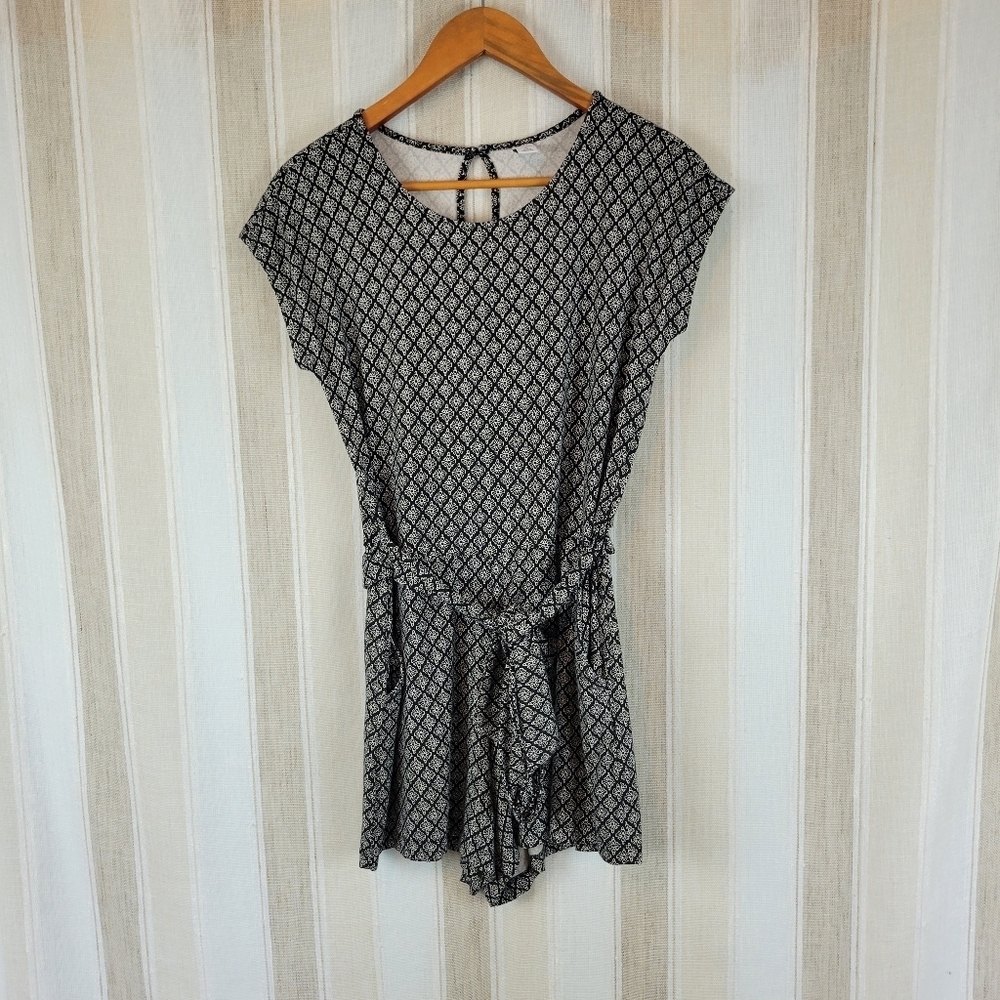 Old Navy Jersey Tie Belt Romperโ Black White Size Extra Small